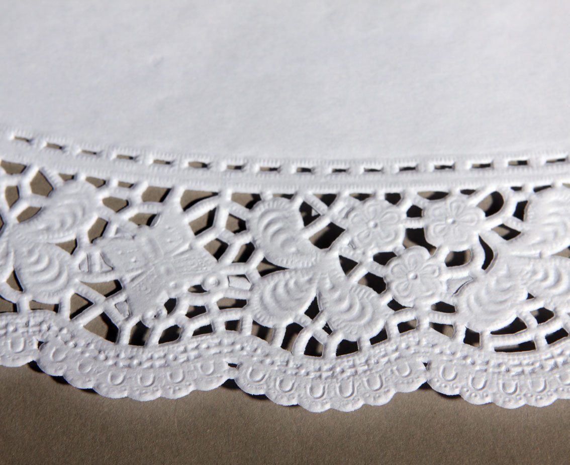 Napkin decorative oval 28 x 41 cm / 12 pcs