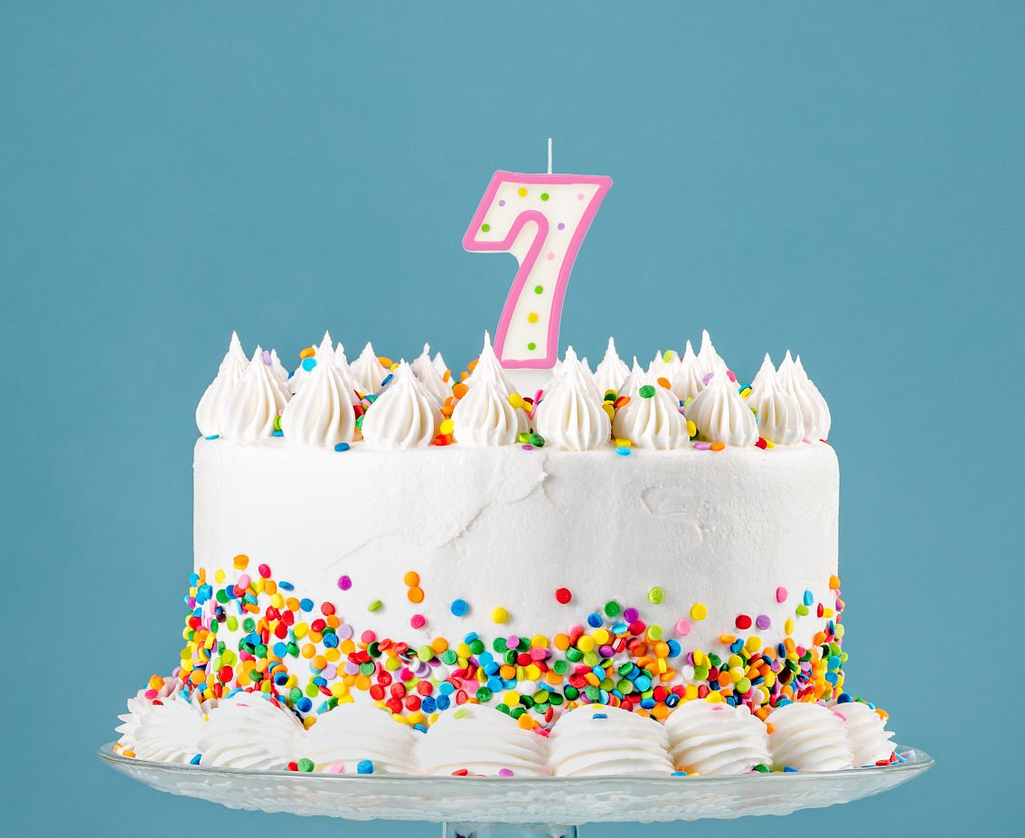 Candle number with dots 7, 8 cm
