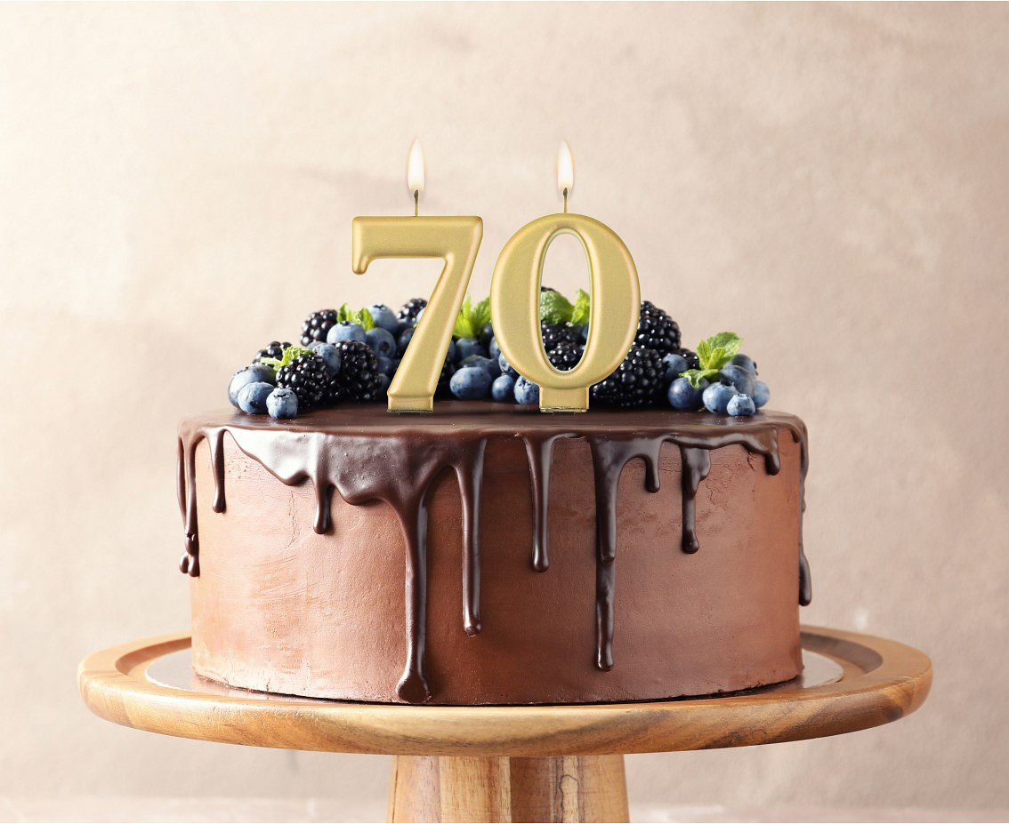 Birthday candle digit 7, metallic gold,  8.0 cm