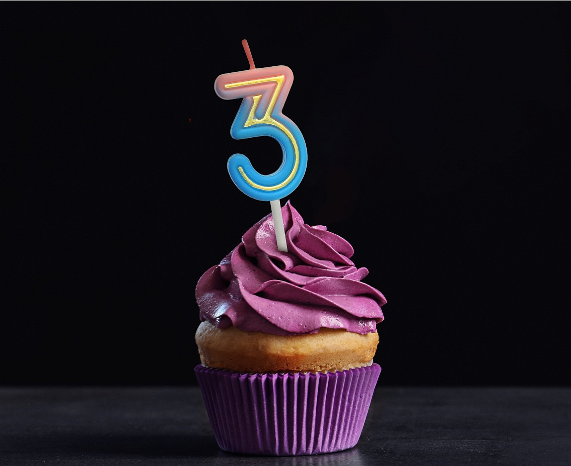 Number candle Neon 3,  total length 8 cm