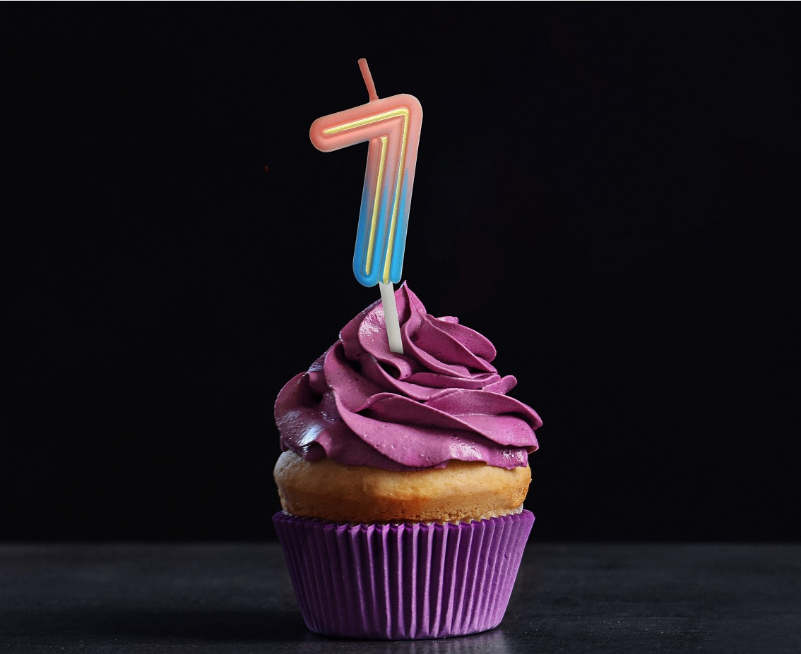 Number candle Neon 7,  total length 8 cm