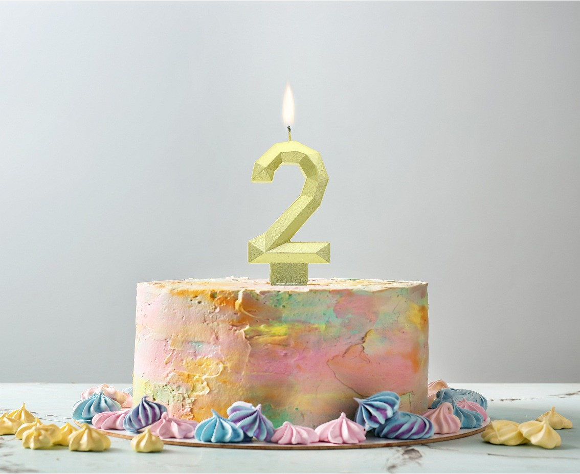Digit candle 2 - Diamond , metallic gold, 7.6 cm