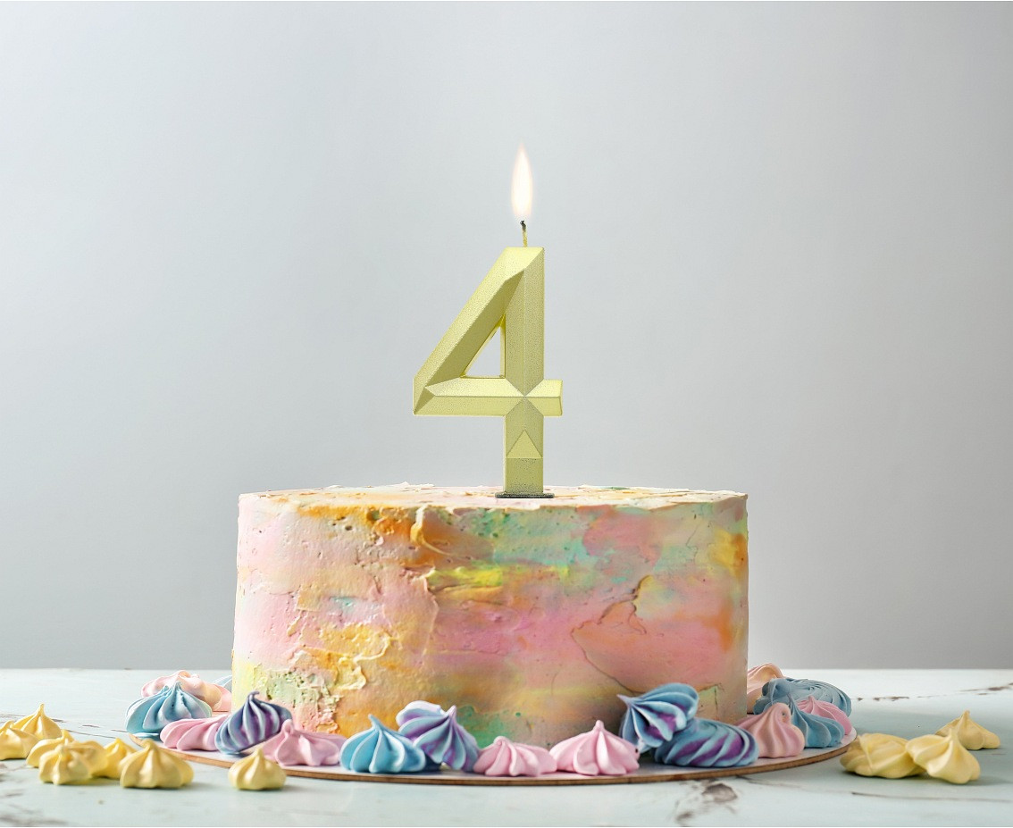 Digit candle 4 - Diamond , metallic gold, 7.6 cm