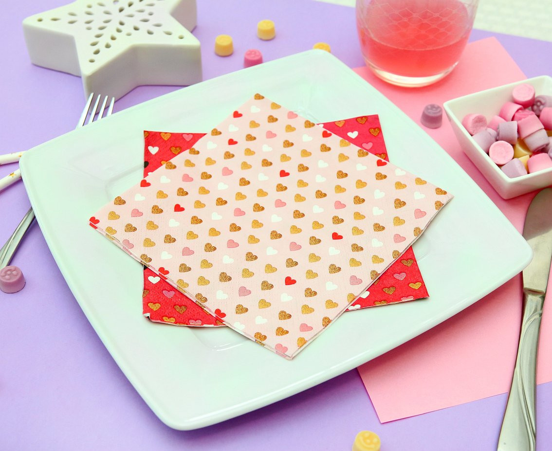Paper napkins XOXO collection (pink), 33x33 cm/ 20 pcs. EOL