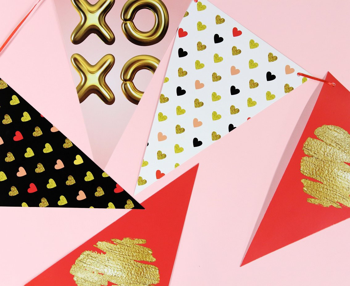 Paper flags garland XoXo, 21x28 cm, 270 cm