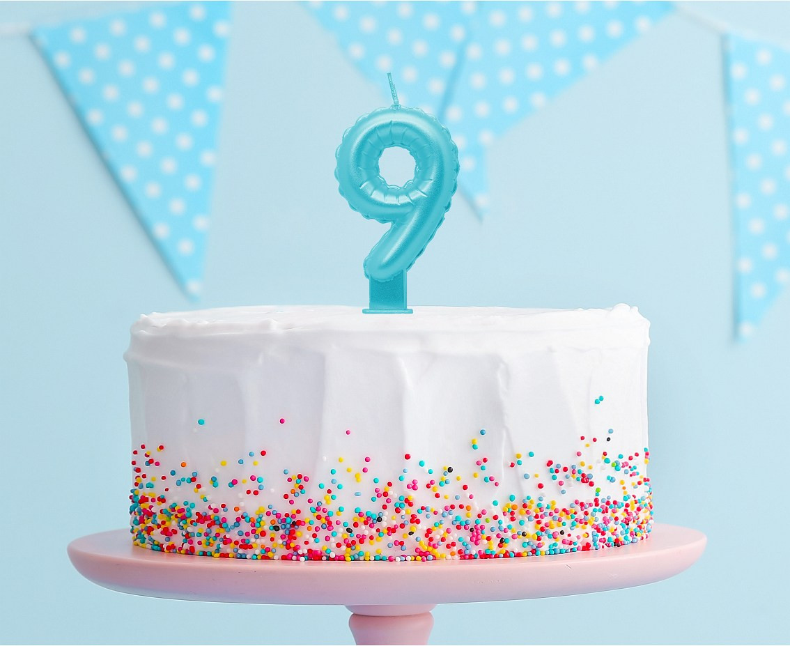 Candle digit 9, pearly light blue, 7 cm EOL