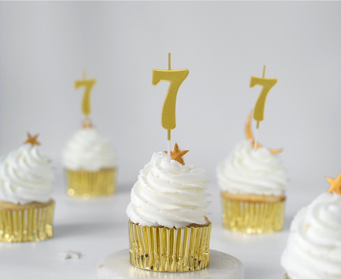 B&C pick candle digit 7, metallic gold, total lenght 9,5 cm