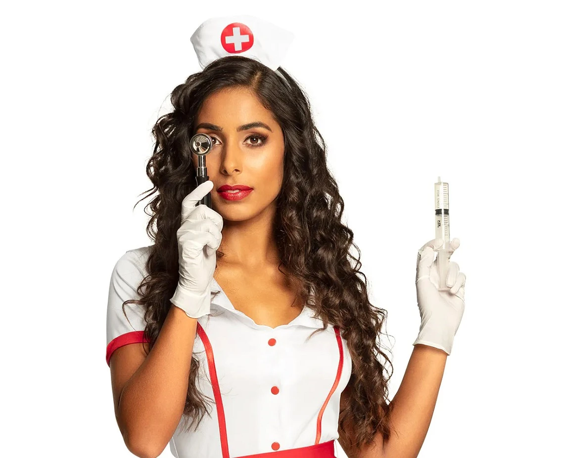 Medical kit (gloves, syringe, otoscope)