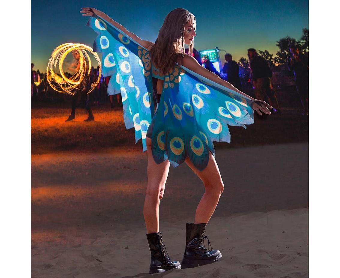 Wings Peacock (115 x 155 cm)