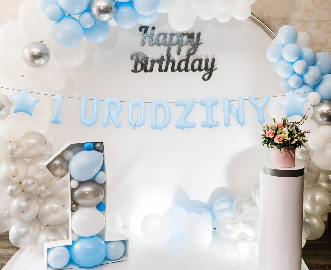 Paper garland  "1 URODZINY", blue, 1,5 m.