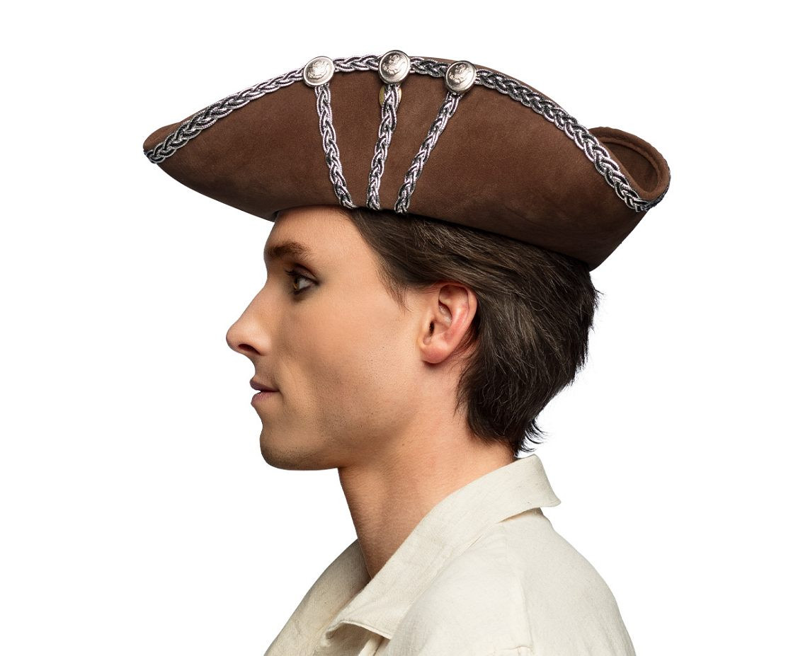 hat pirate Alistair