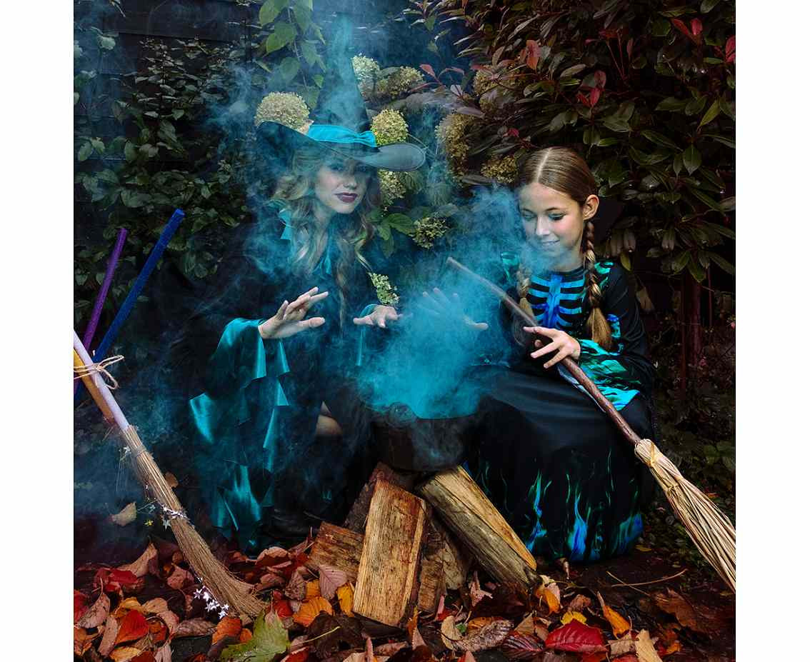 Witch's cauldron (26x20x14 cm)