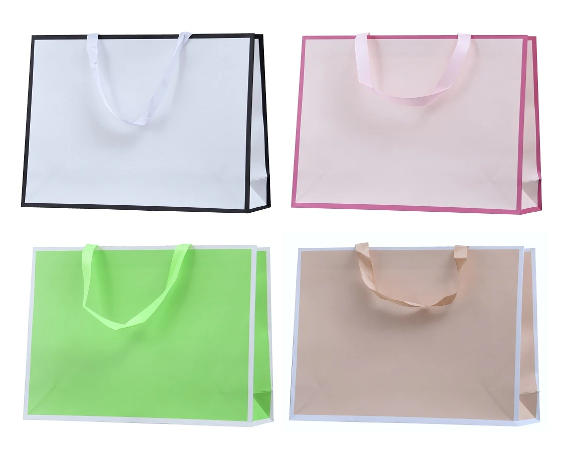 Gift bag horizon (H) cm: 31.1/27.3/10, mix, 1 pc.